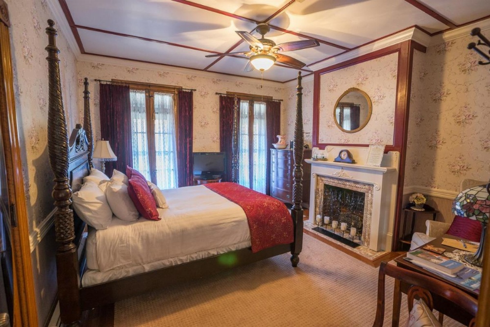 The Wallingford Victorian Inn Image 5